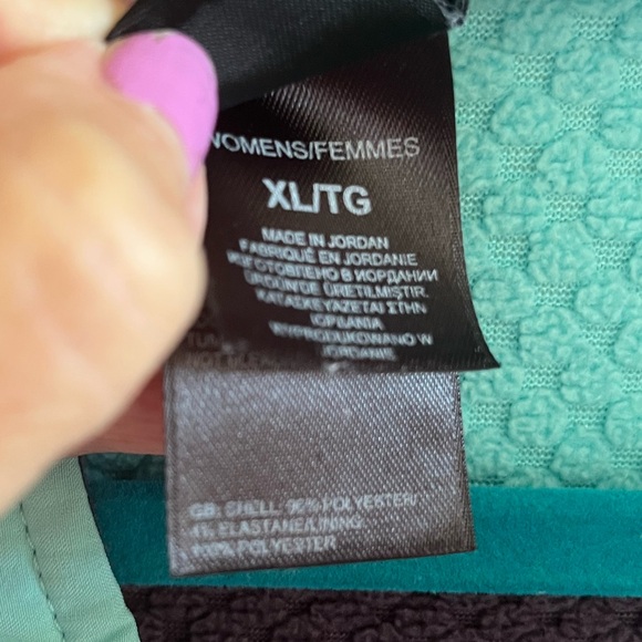 The North Face Women's Teal and Gray All Weather Jacket, zippered pockets Velcro - Picture 13 of 13